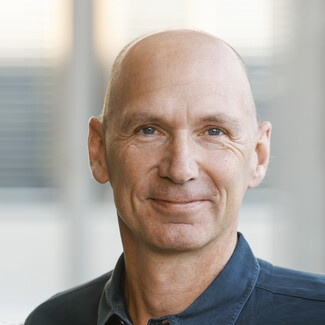 Prof. Dr. Stefan-Kammhuber, head of IKIK